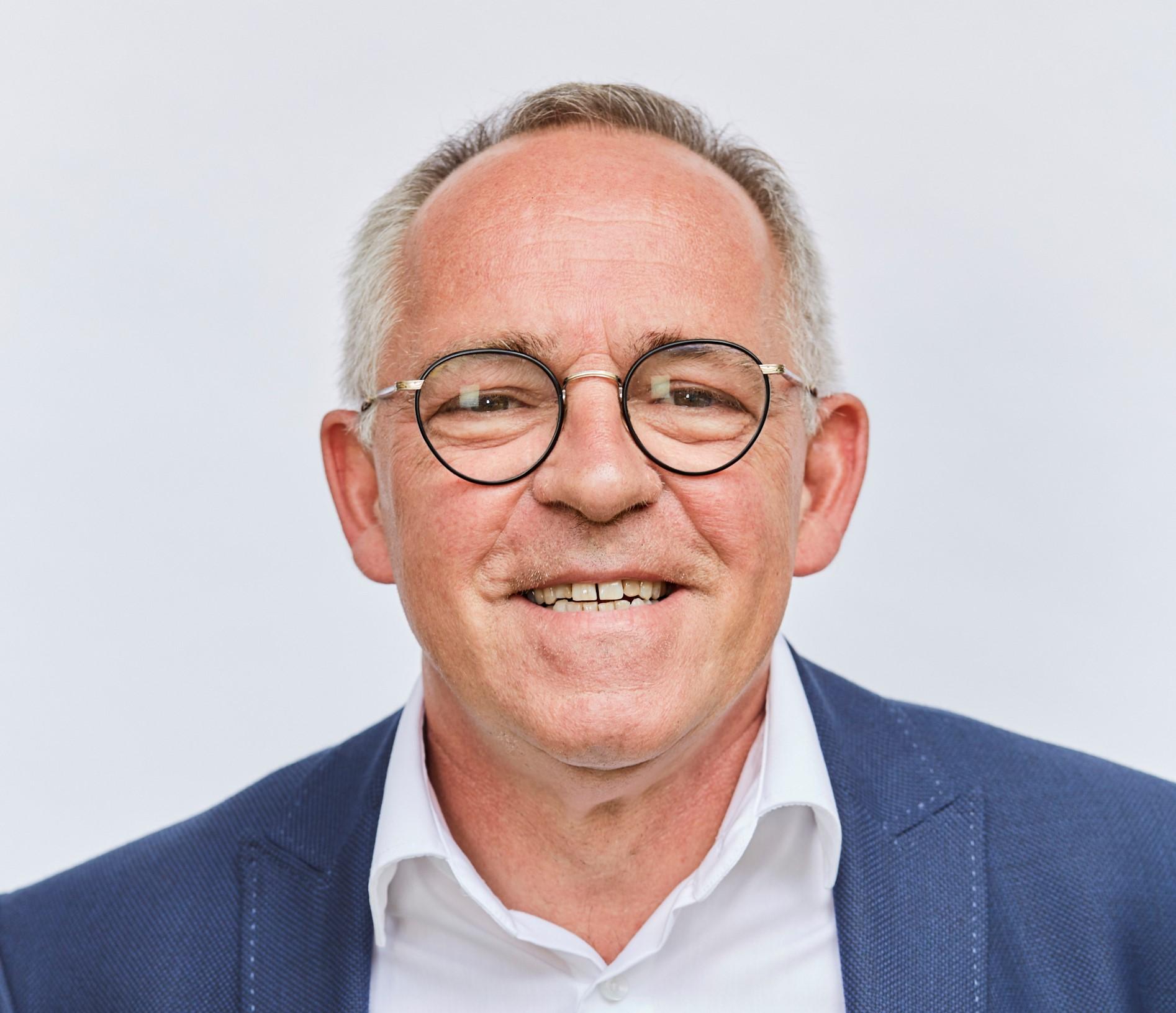 Yann  LEVENEZ