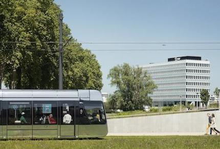 co-innovation-digitale-entre-vinci-facilities-et-edf