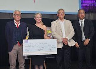 global-heart-watch-la-main-sur-le-coeur